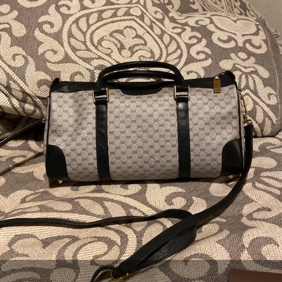 ……….SOLD ‼️ Vintage Gucci Handbag - Picture 2 of 16